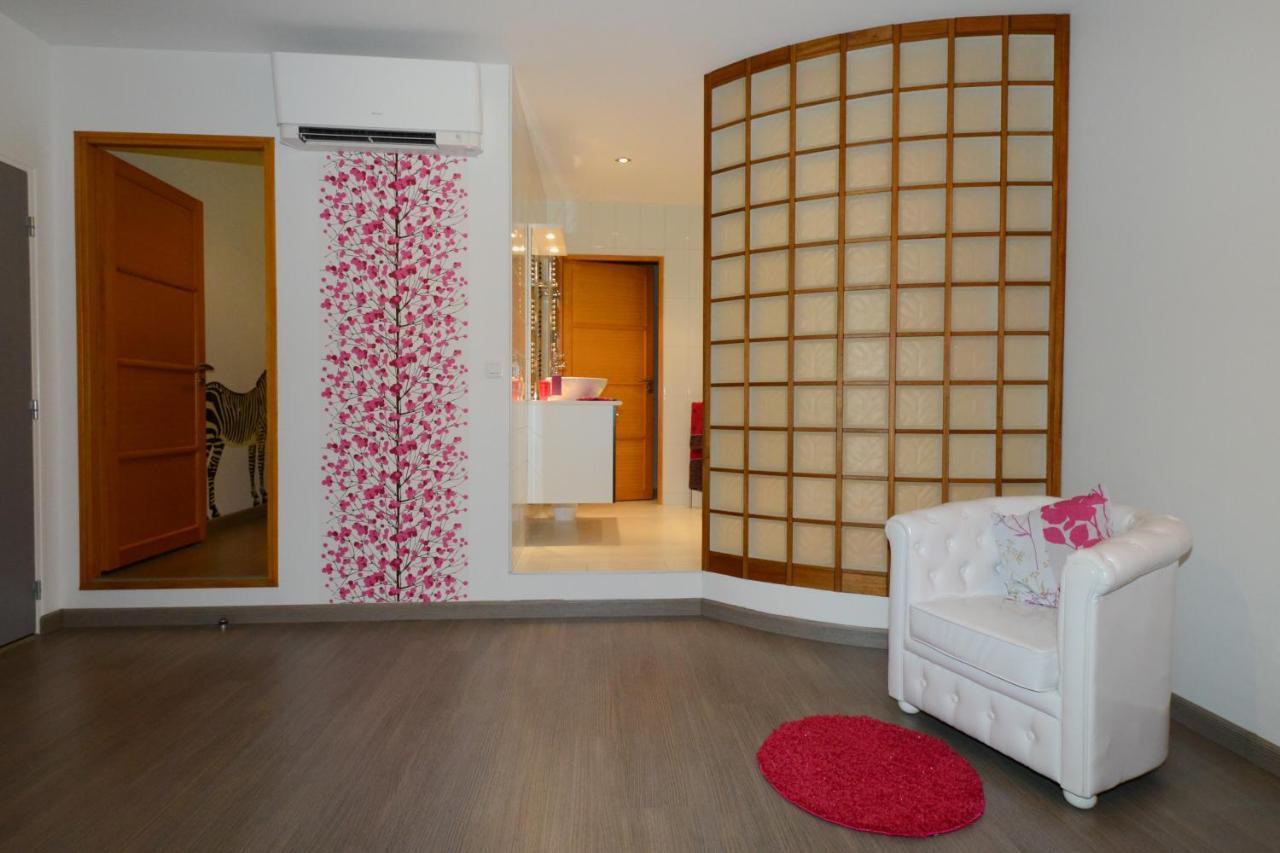 Les Etangs Du Moulin D'Harcy Hotell Lonny Exteriör bild